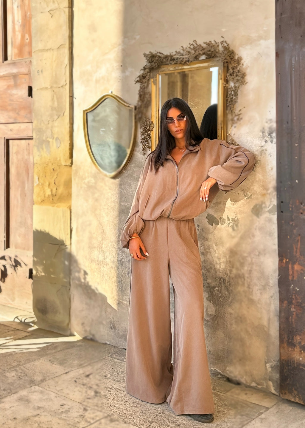 Coordinato Levanzo con giacca bomber e pantaloni ampi, seconda posa