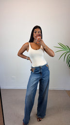 Jeans Stella con aperture cut-out e applicazioni crystal, seconda vista frontale.