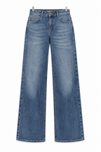 Jeans wide leg con tasche in ecopelle — vista intera non indossata su sfondo bianco