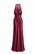 Abito elegante in raso bordeaux non indossato, vista frontale con scollo all’americana e gonna lunga.