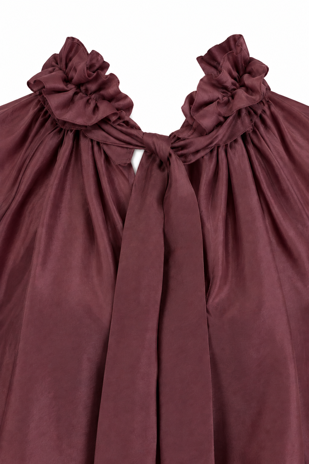 Camicia elegante Bordeaux, dettaglio del fiocco e del collo arricciato.